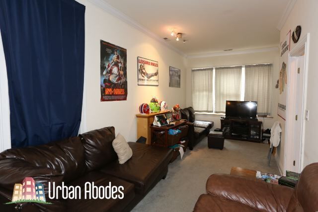 Building Photo - 1720 W Beach Ave