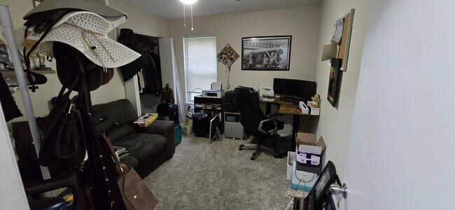 Building Photo - 1261 Eaglewood Dr