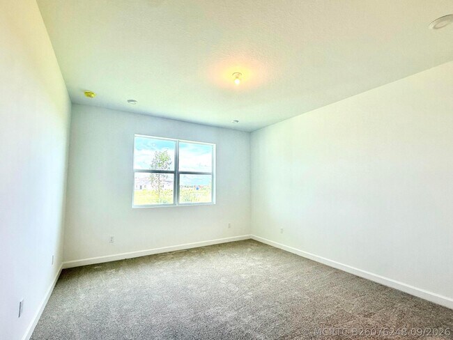 Building Photo - 14500 SW Urbane Wy