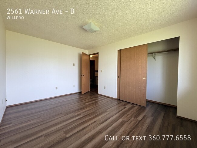 Building Photo - 2561 Warner Ave