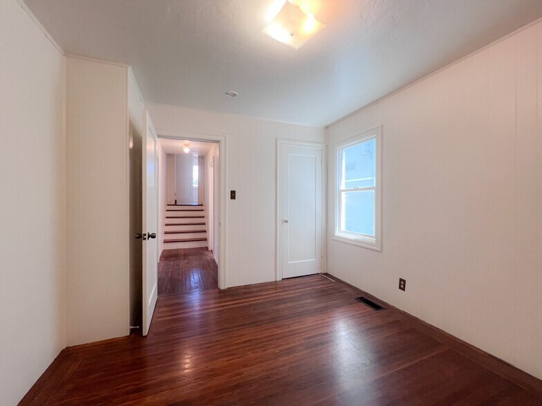 Building Photo - 1054 Cornell Ave