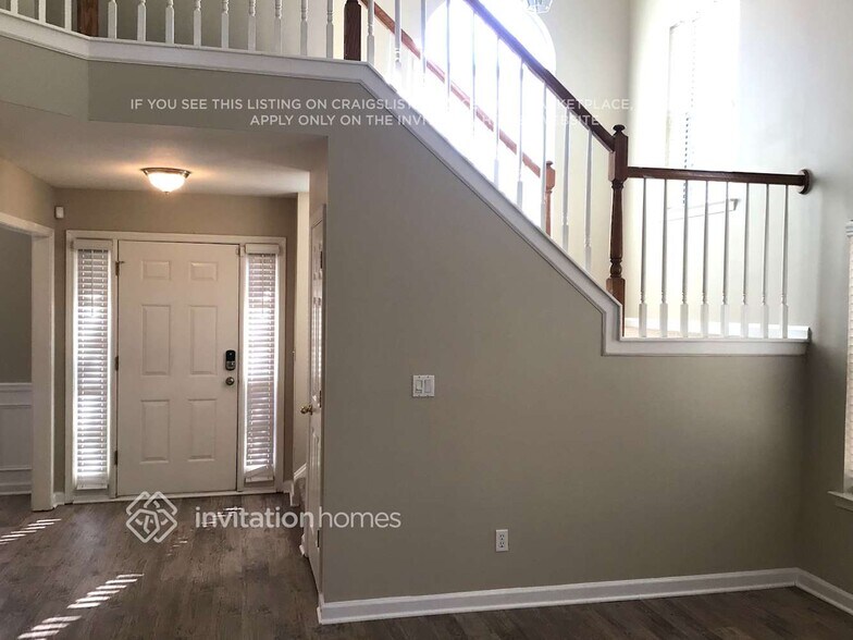 Building Photo - 718 Arbour Way