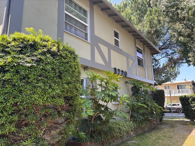 Building Photo - 3718 W Chandler Blvd