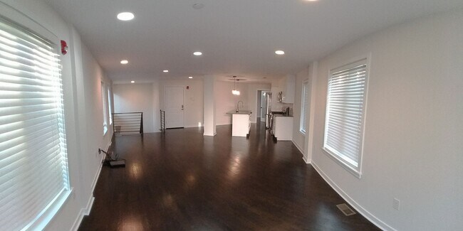 Building Photo - Incredible, modern apartment