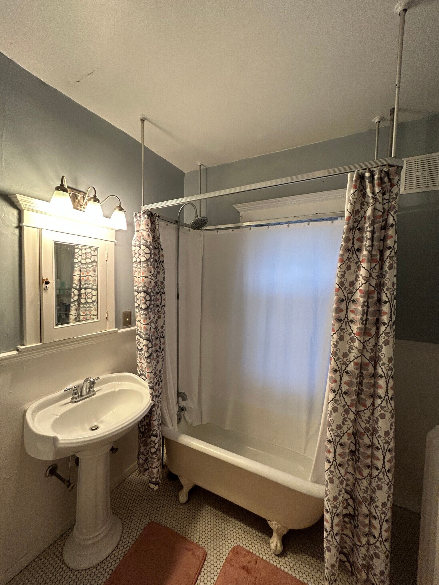 Bathroom - 10 Granger Pl