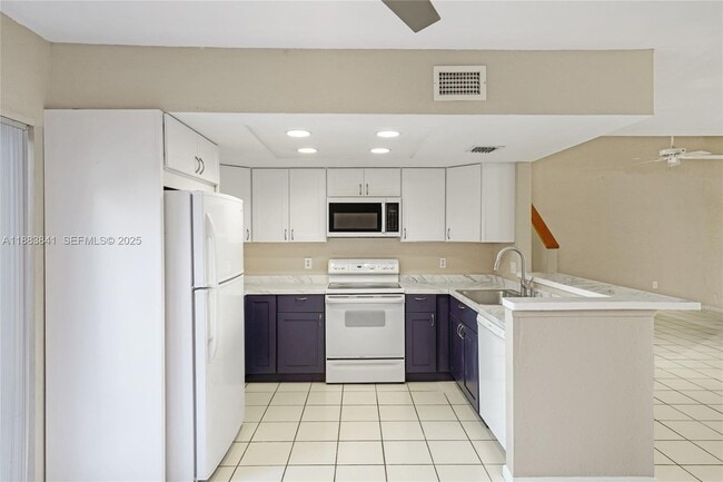 Building Photo - 3208 San Remo Cir