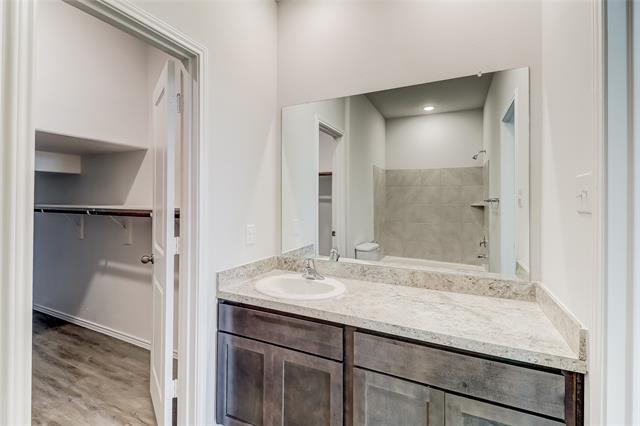 Building Photo - 5104 Applegate Dr