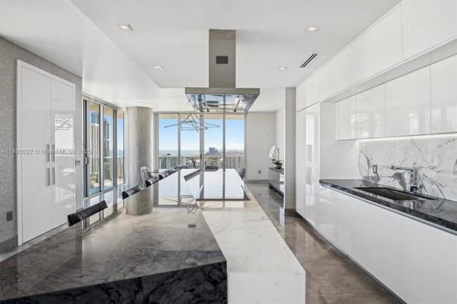 Building Photo - 330 Sunny Isles Blvd