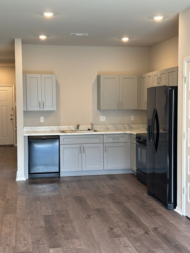 Building Photo - 3412 SW Adoration St