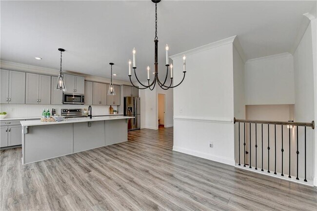 Building Photo - 6892 Roswell Rd NE