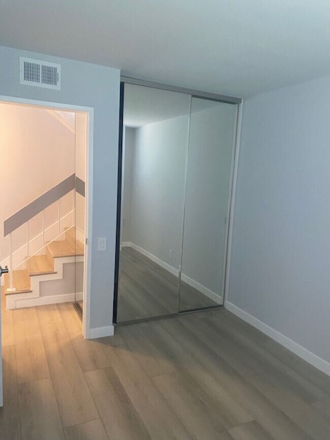 Building Photo - Beautiful fully remodeled 2 bedroom 1.5 bath in Laguna Hills