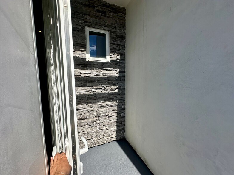 Building Photo - 6548-6550 W 86th Pl