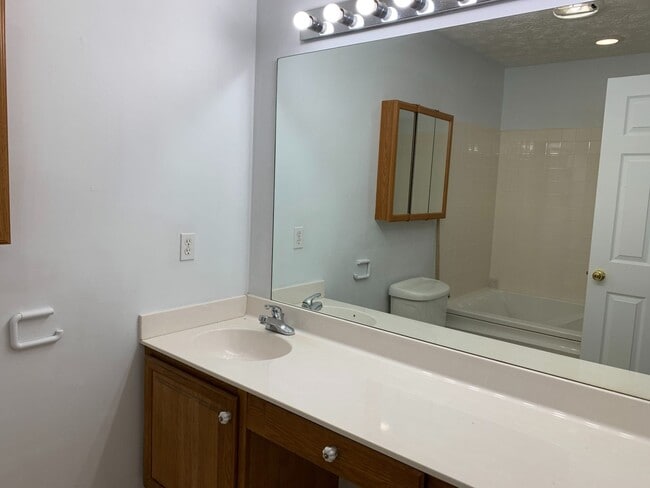 Building Photo - 1731 Snapp Rd