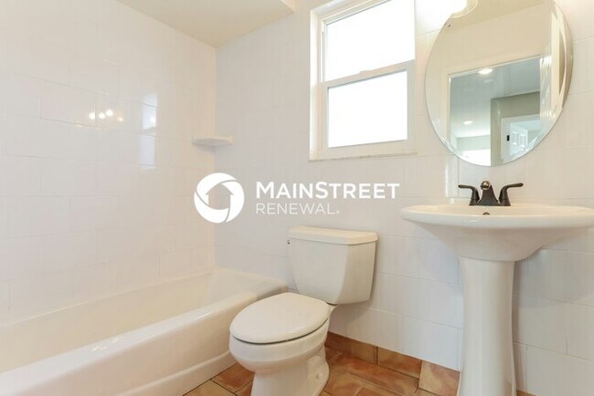 Building Photo - 3 Bedroom Pet-Friendly Home in NORTH PORT, FL with Main Street Renewal