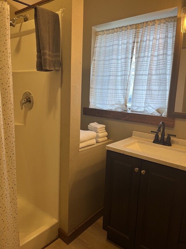 Building Photo - 2946 N 27th Ave