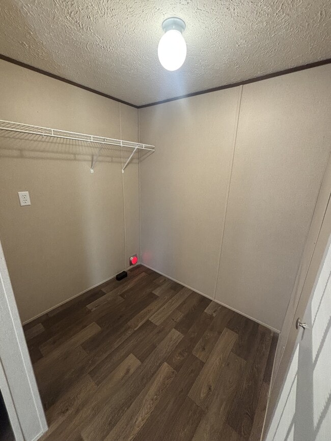 Building Photo - 27 Shafter Shepola Rd