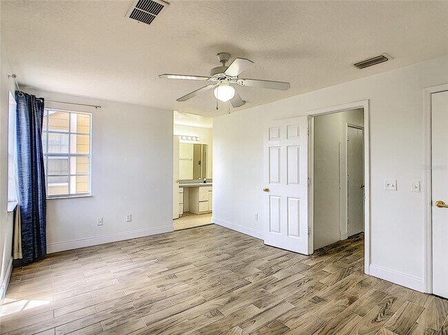 Building Photo - 111 Washington Palm Loop