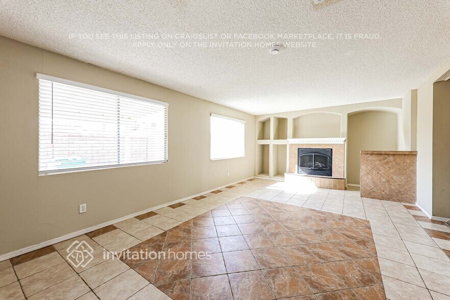 Building Photo - 3735 W Rose Ln