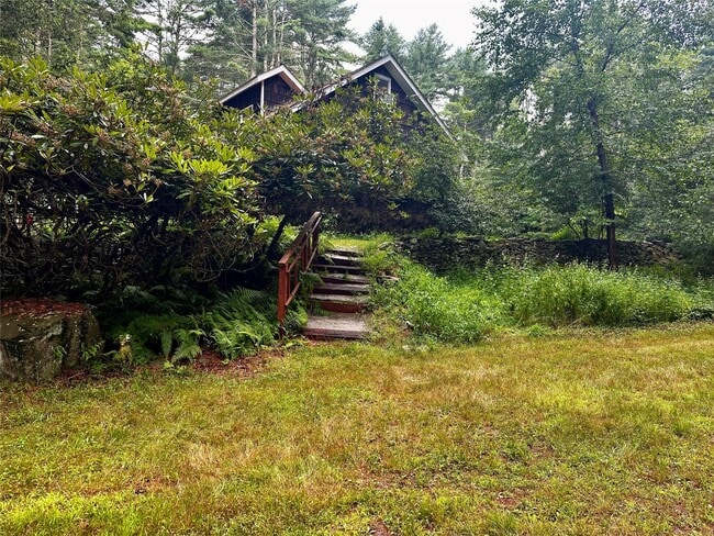 Building Photo - 90 Hillside Rd