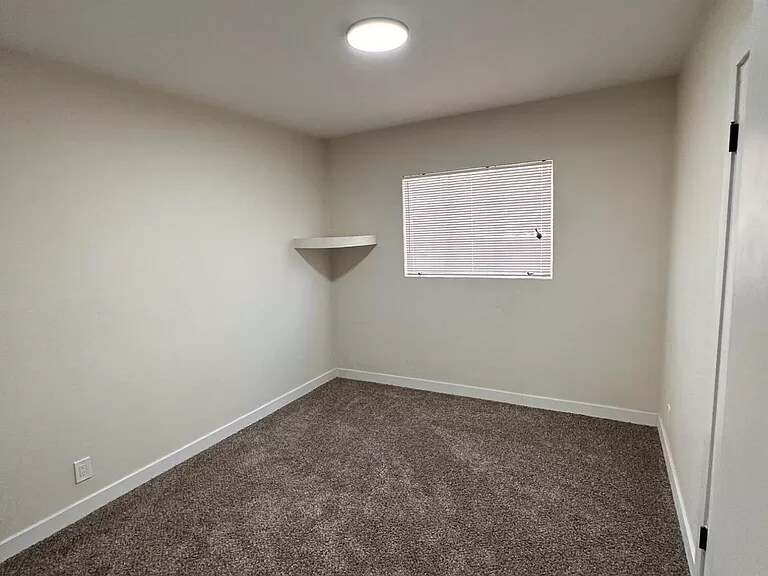 Building Photo - 8100 Sandland Dr