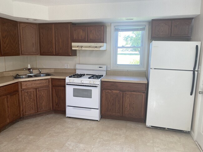 Building Photo - 1412 N Champaign St