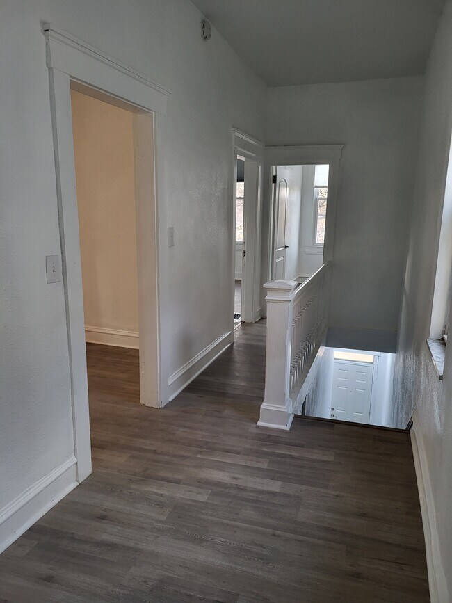 Building Photo - 1616 Ellwood Ave