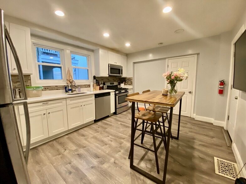 Building Photo - 46 Brookley Rd