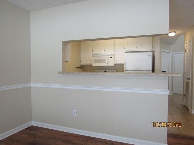 Building Photo - 207 Winthrope Ln