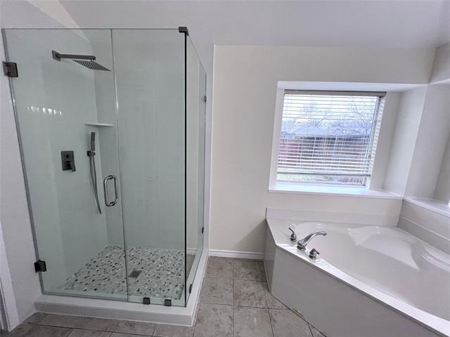 Building Photo - 1530 Summerfield Dr