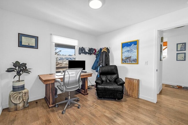 Building Photo - SILVER CREEK HORSE PROPERTY