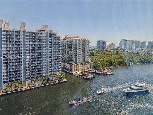 Building Photo - 2670 E Sunrise Blvd