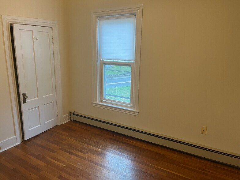 Bedroom 2 - 37 Oak St