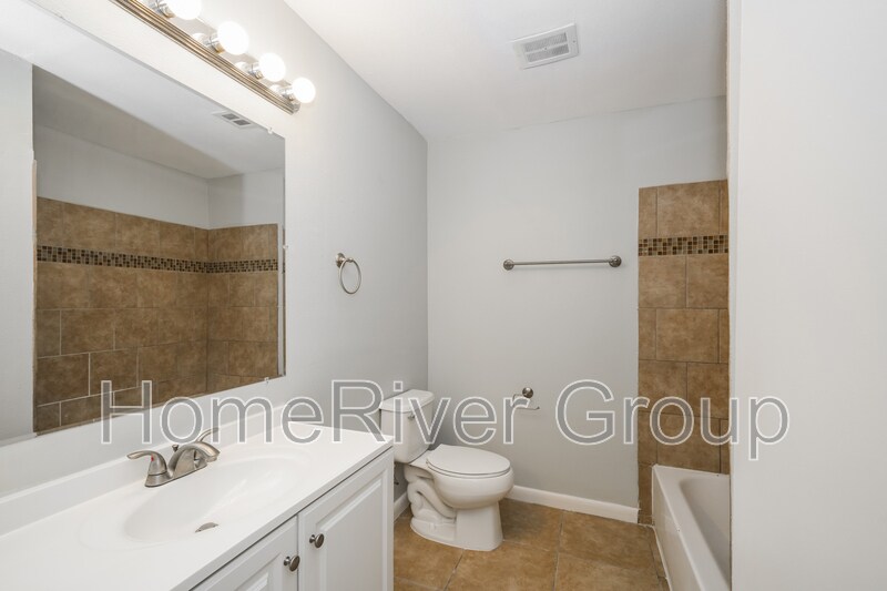 Building Photo - 6561 W Shore Cir