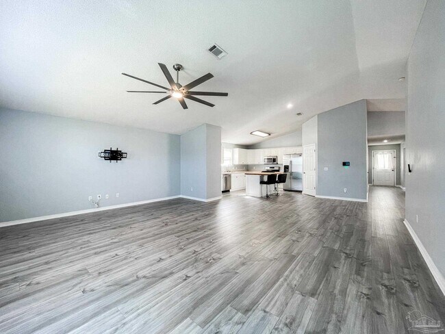 Building Photo - 209 Staysail St