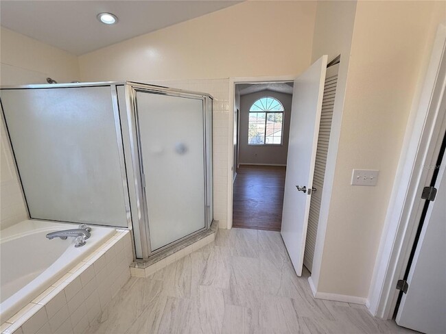 Building Photo - 12653 Longcrest Dr