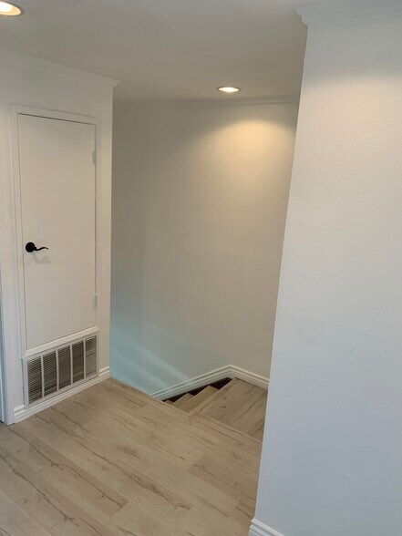 Building Photo - 7560 Corbin Ave