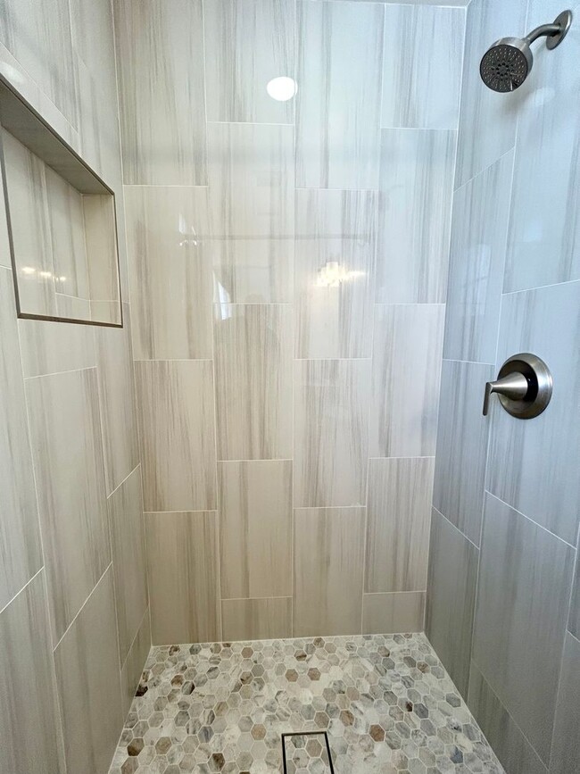 Building Photo - Beautifully remodeled 3 Bed, 2 Bath in the highly desirable neighborhood of Clairemont!!