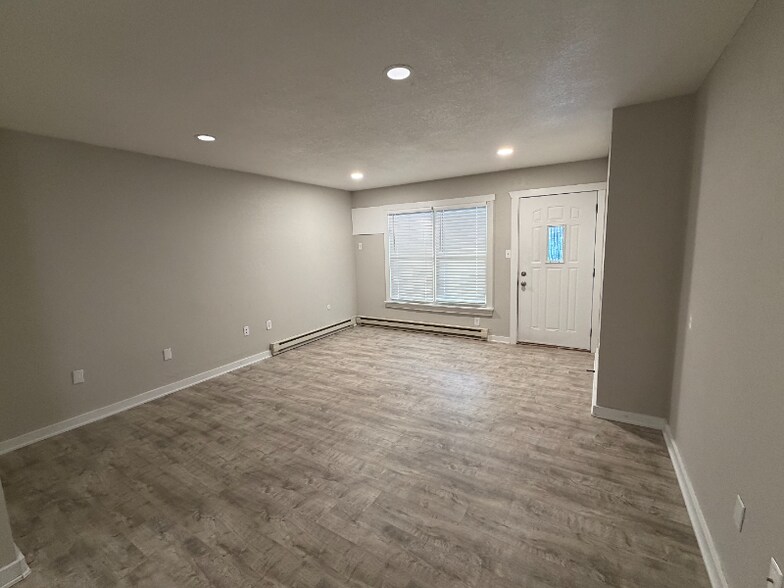 Building Photo - 1131 Spencer St