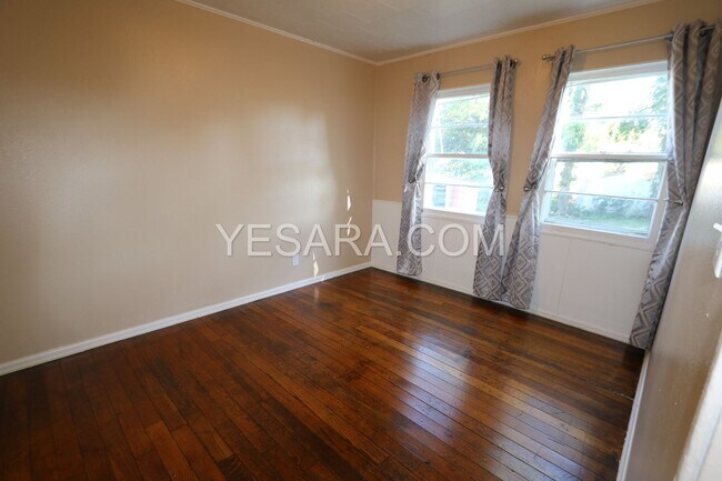 Building Photo - 2911-2911 Market St