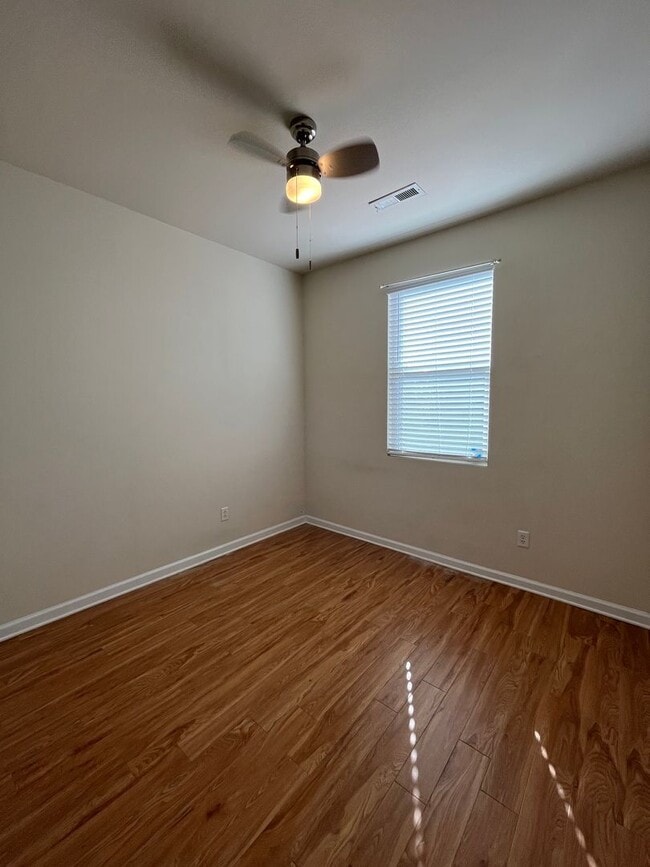 Building Photo - 275 Cameron St