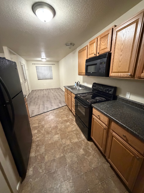 Building Photo - 741 W Sussex Ave