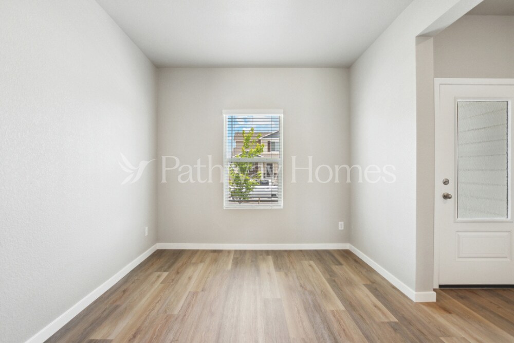 Building Photo - 857 Emerald Lakes St