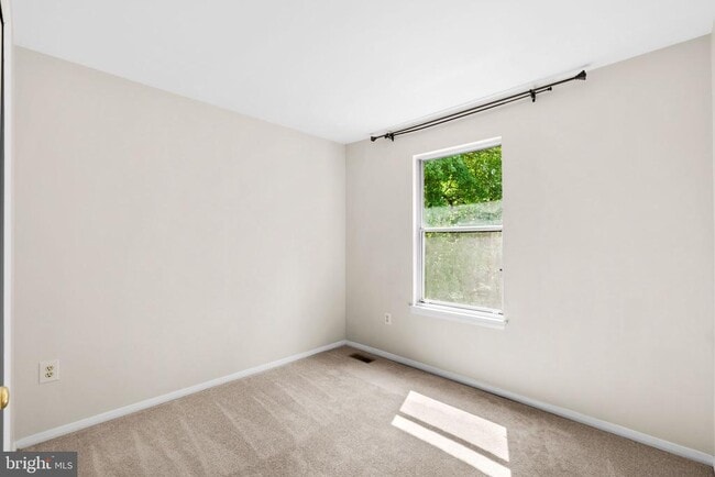 Building Photo - 7745 Chatfield Ln