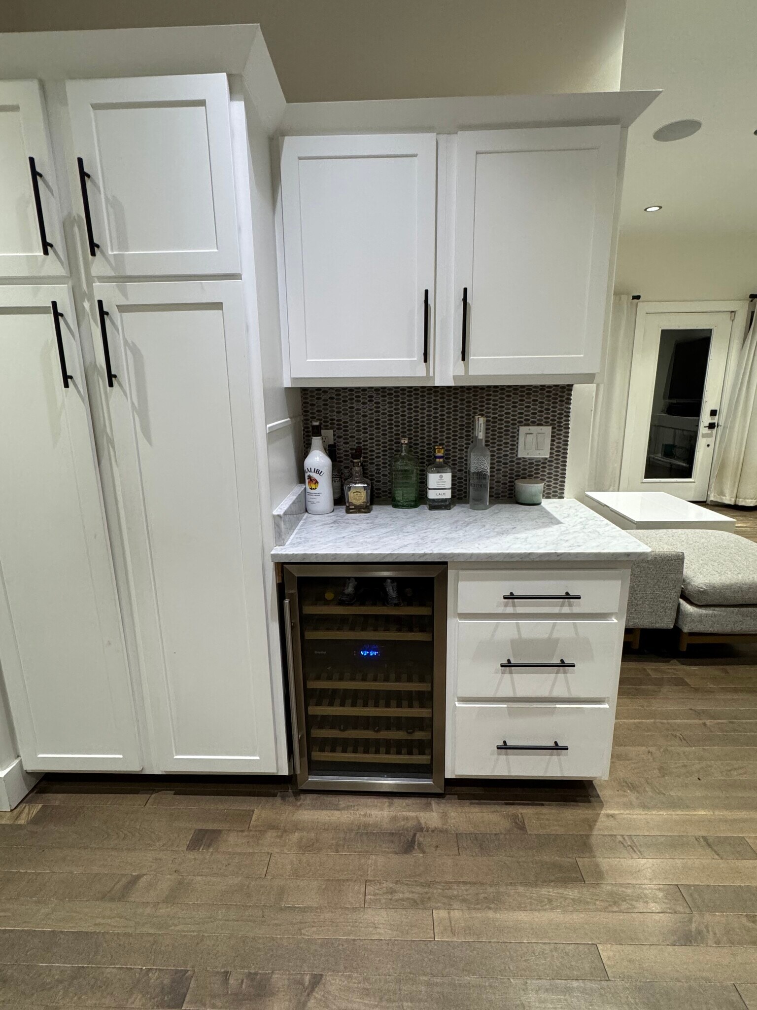 Wine fridge - 253 35th Ave N