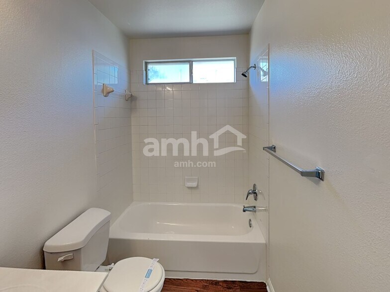 Building Photo - 386 Stennis