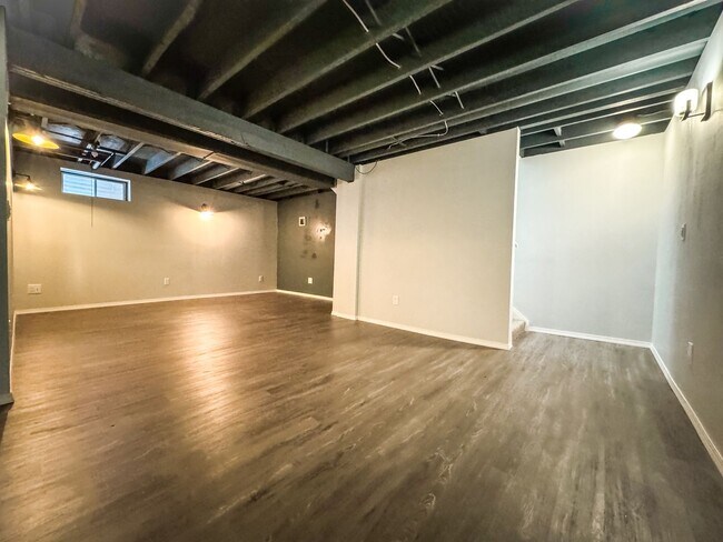 Building Photo - 202 S. Walbridge Ave.