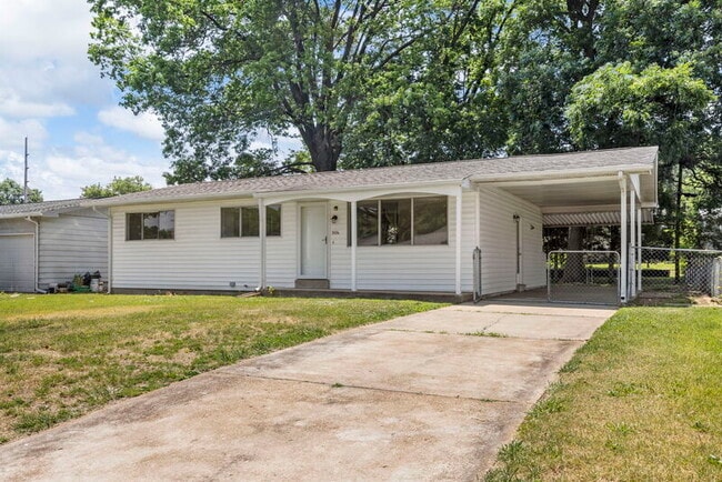 Building Photo - 906 Chula Dr