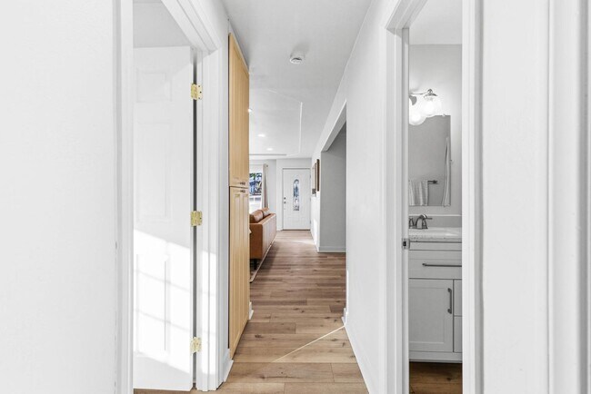 Building Photo - 765 Elkwood Ave