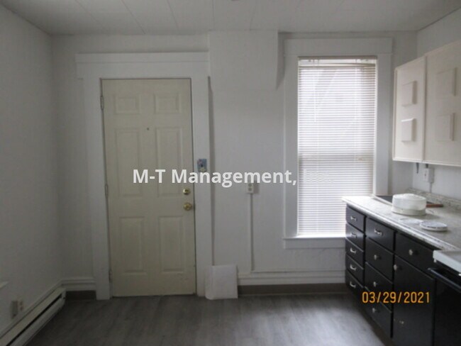 Building Photo - South Hill 1+ br, 1 bath apartment