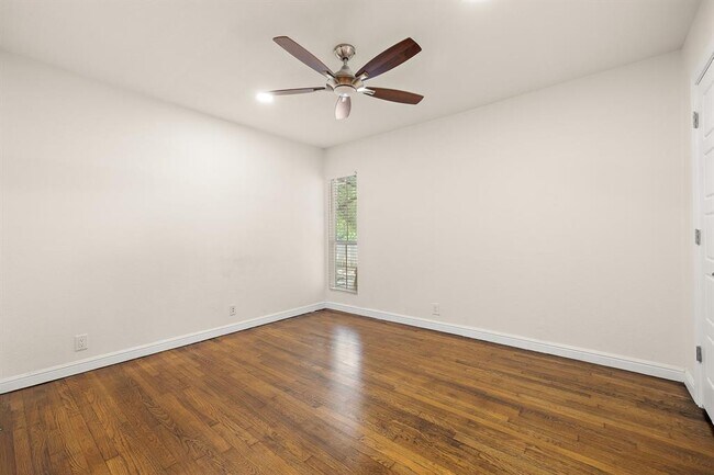 Building Photo - 6101 Adalee Ave